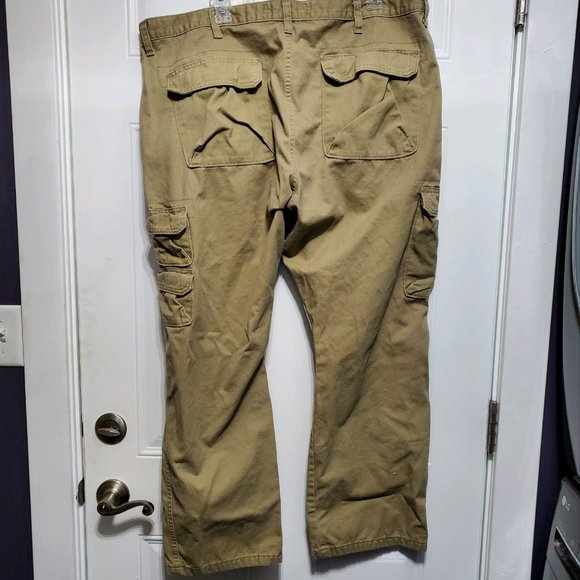 Wrangler Men's Khaki Cargo Pants size 42 x 30 - Picture 1 of 8